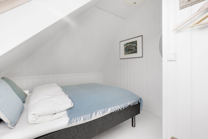 Room 6 of 61