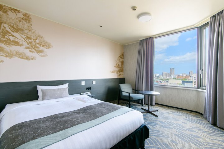 Room 16 of 103