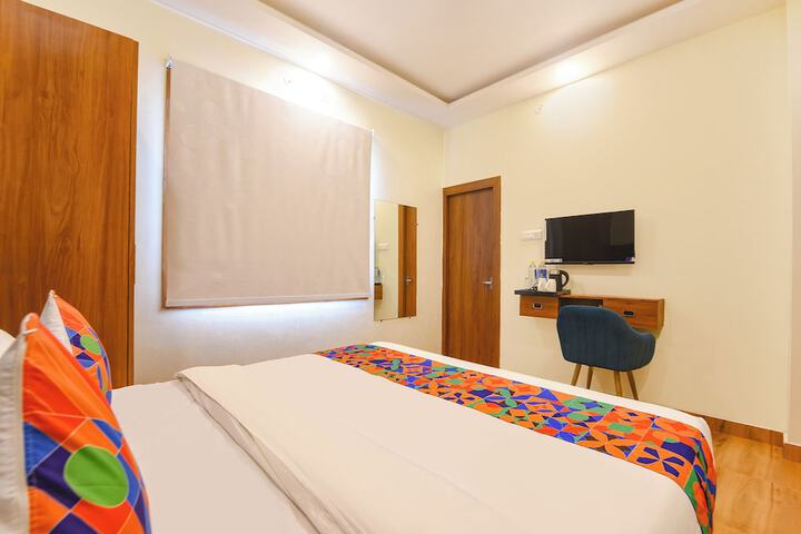 Room 25 of 35