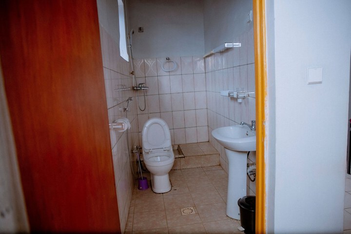 Room 28 of 40