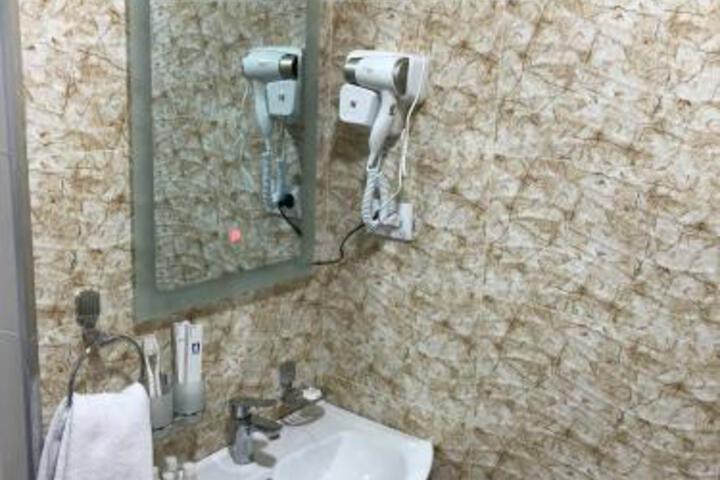 Room 5 of 27