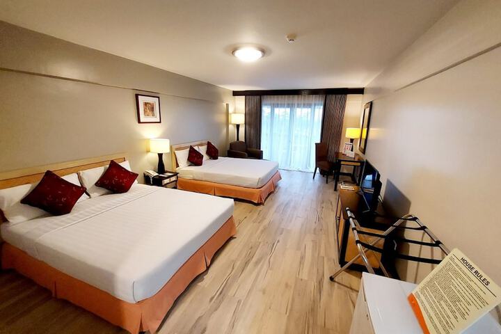 Room 12 of 48