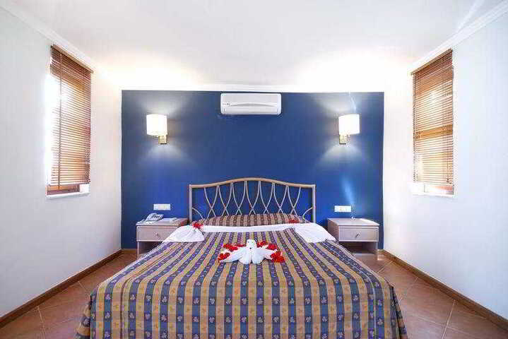 Room 7 of 19