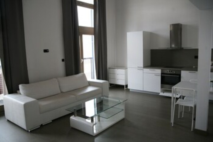 Room 93 of 275