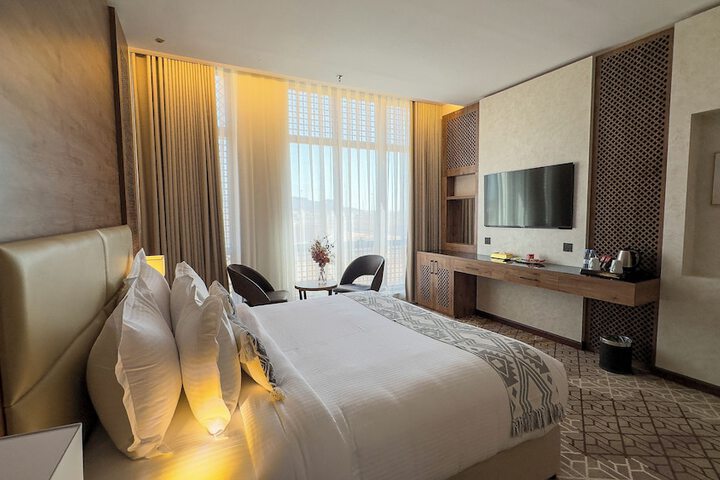 Room 12 of 20