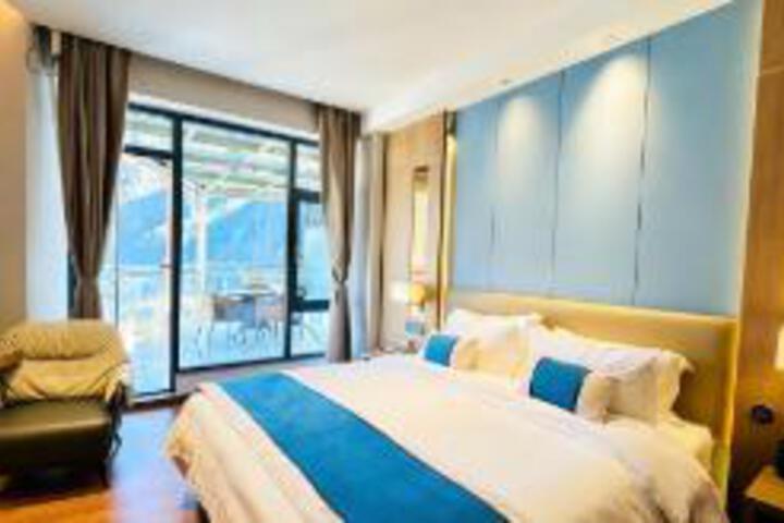 Room 17 of 18