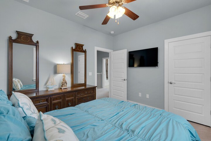 Room 2 of 9