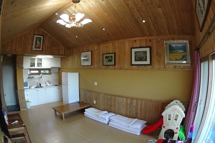 Room 15 of 182