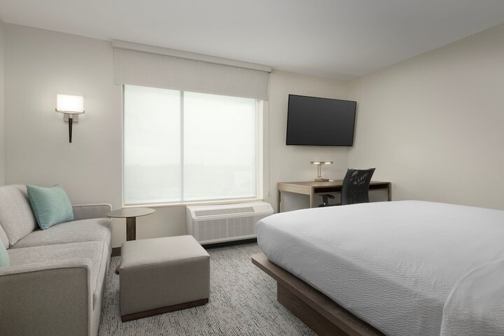 Room 4 of 43