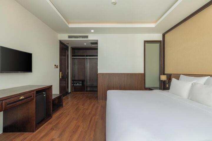 Room 81 of 112