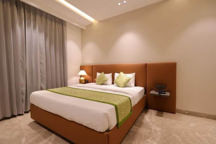 Room 25 of 47