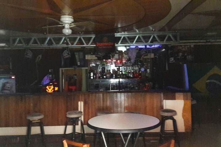 Lounge 32 of 40