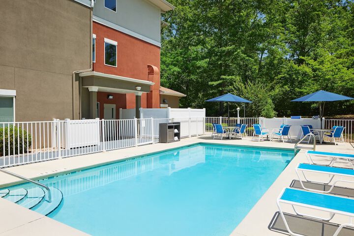 Pools & Facilities