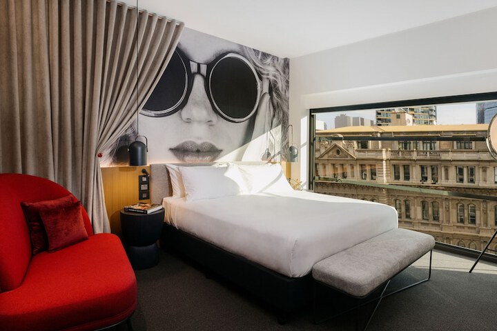 Room 19 of 74