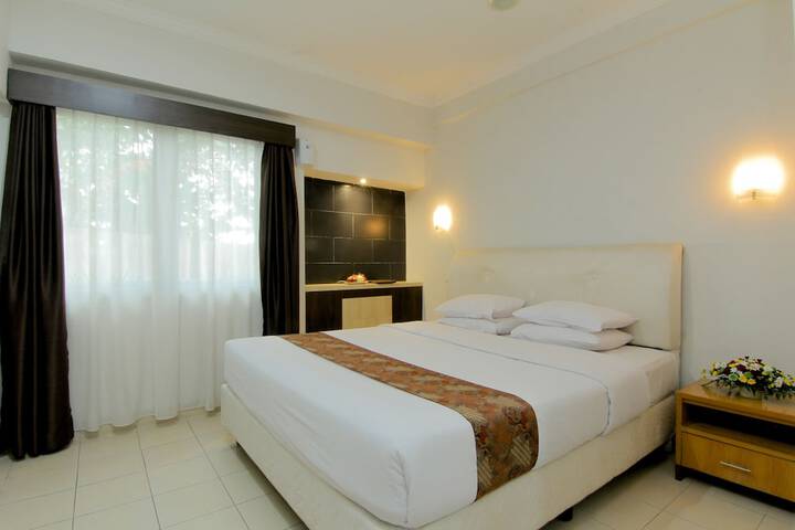 Room 15 of 33