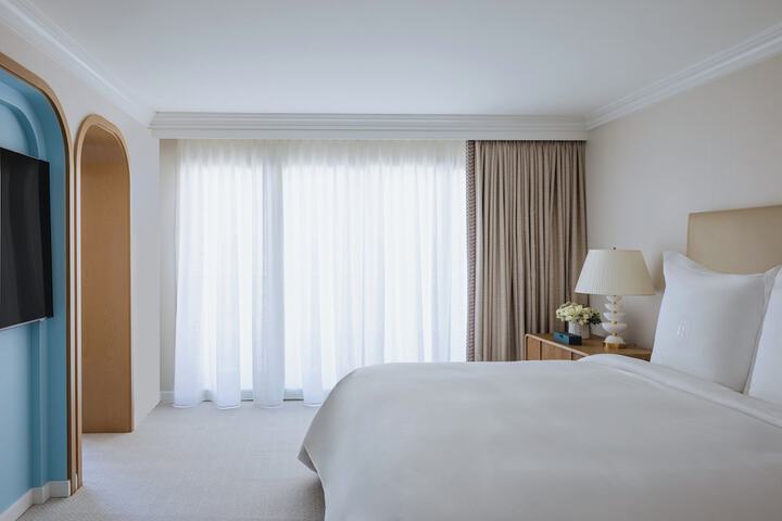 Room 20 of 132