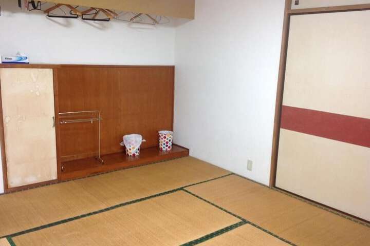 Room 8 of 35