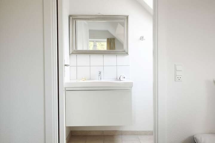 Room 7 of 17