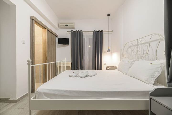 Room 21 of 100