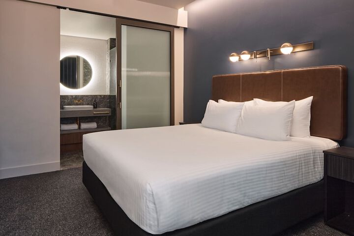 Room 21 of 50