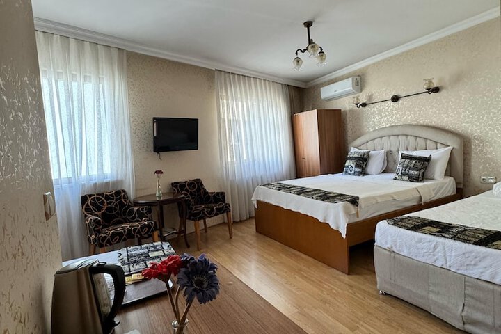Room 26 of 82