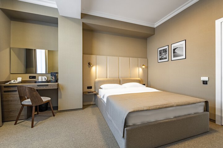 Room 33 of 113