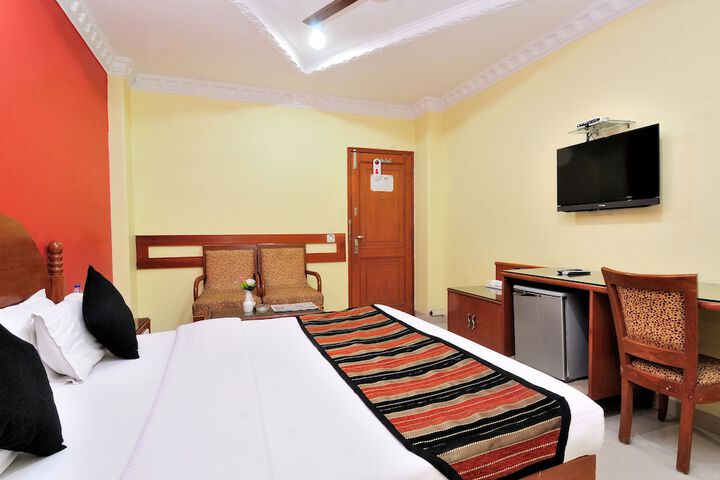 Room 12 of 32