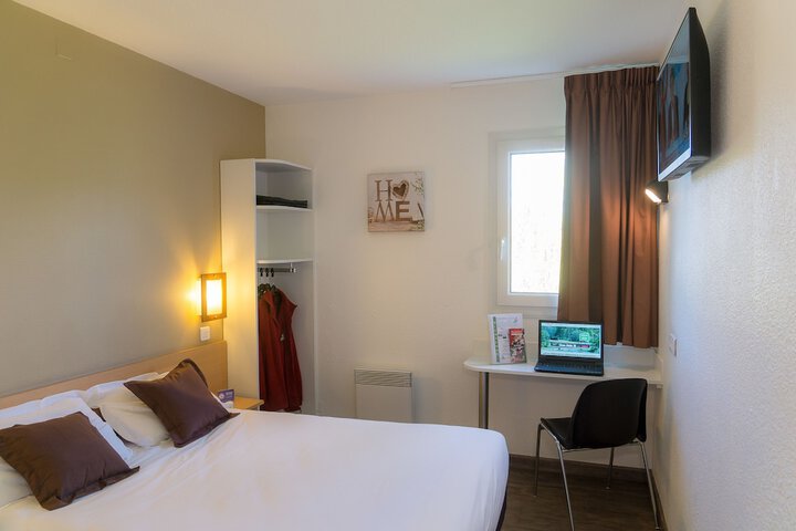 Room 3 of 24