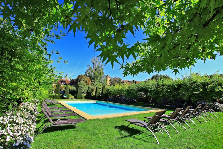 Pools & Facilities