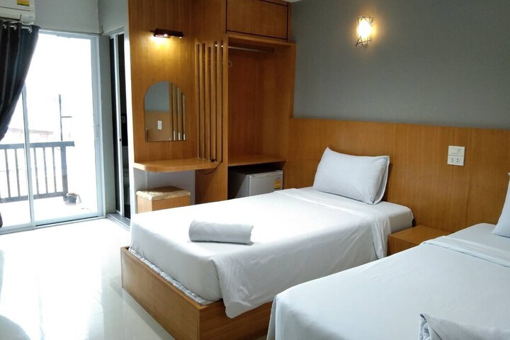 Room 10 of 40