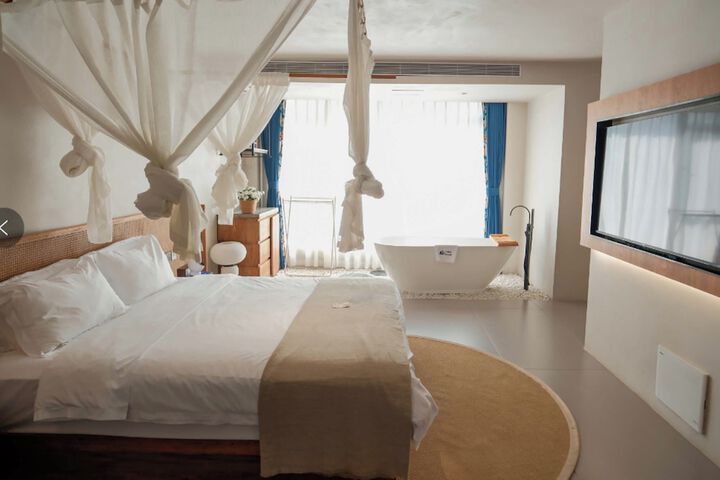 Room 5 of 62