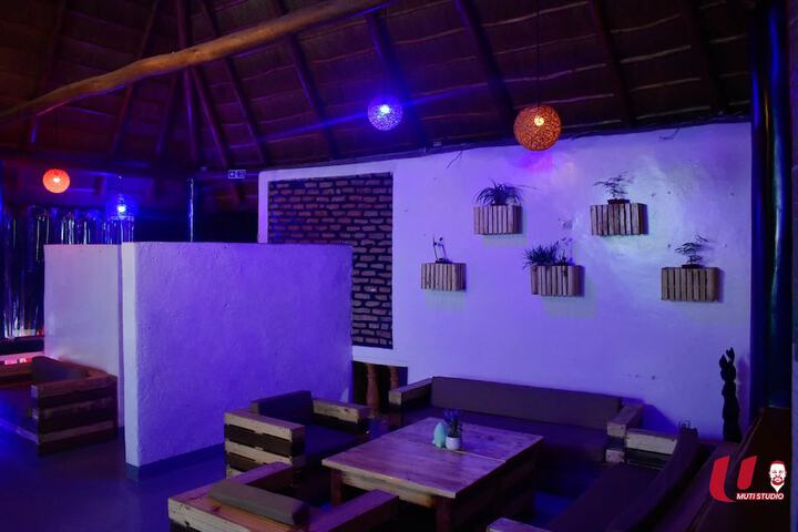 Lounge 47 of 78