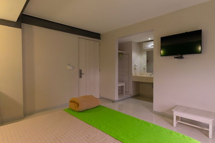 Room 11 of 30