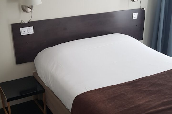 Room 10 of 37