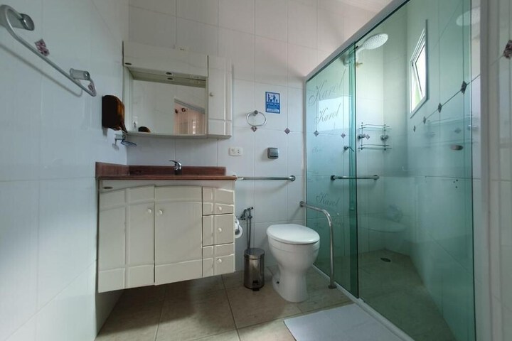 Room 12 of 22