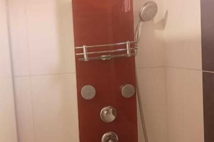Room 12 of 28