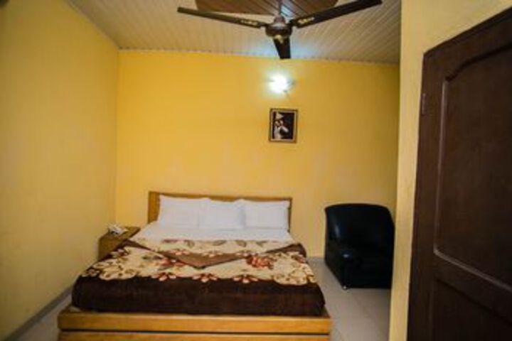 Room 15 of 21