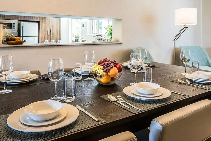 Dining 8 of 8