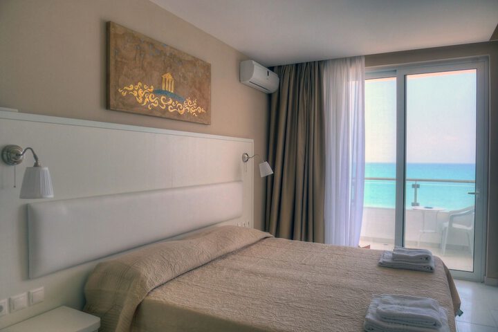 Room 28 of 108