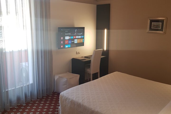 Room 8 of 59