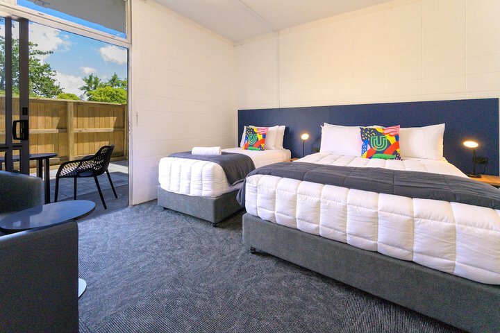 Room 33 of 165