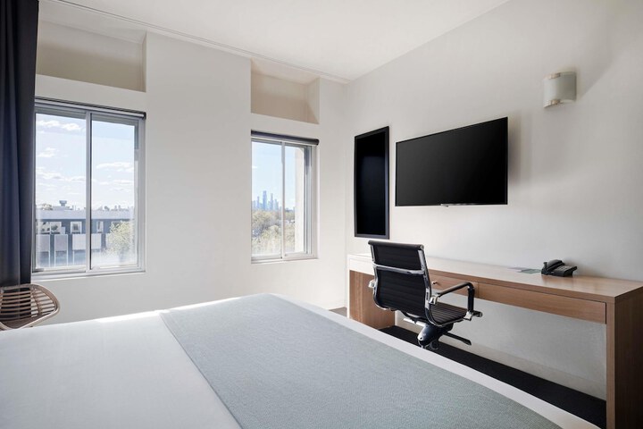 Room 27 of 70