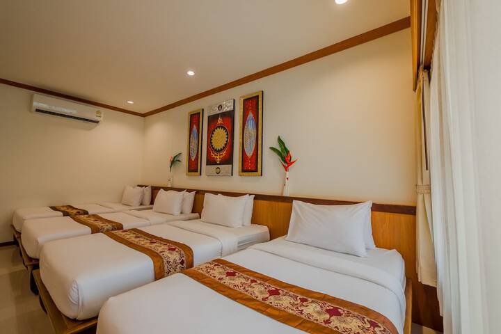 Room 6 of 79