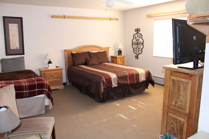 Room 27 of 104