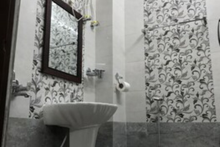 Room 5 of 27