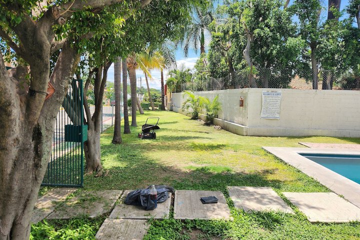 Property Grounds 14 of 17