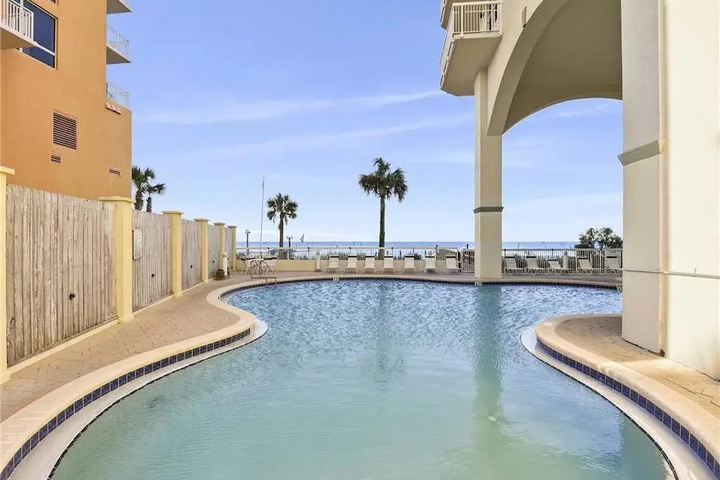 Pool 13 of 20