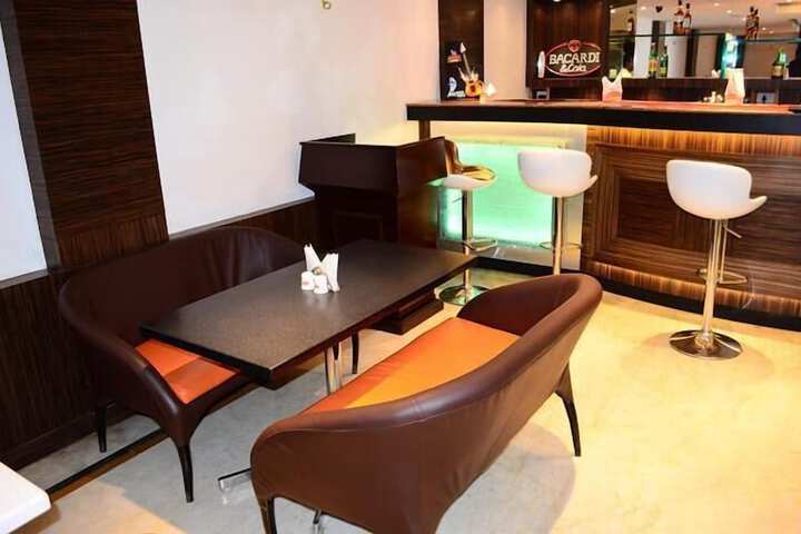 Lounge 20 of 20