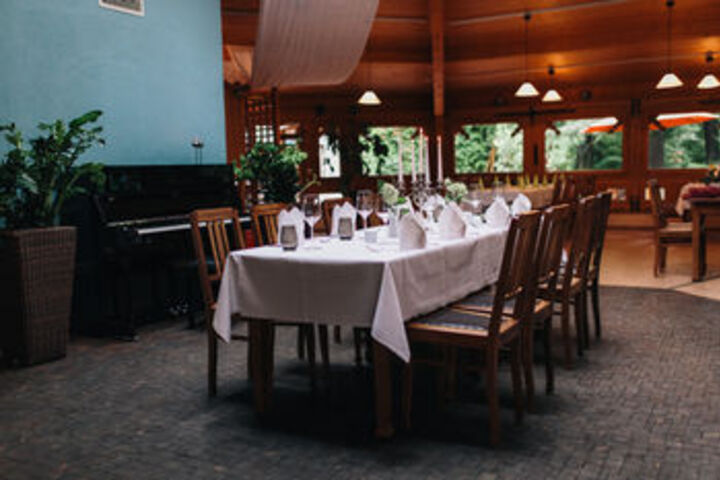 Dining 43 of 47