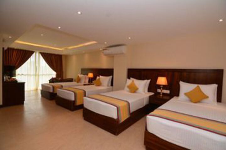 Room 8 of 30